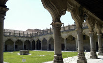 Le patio des écoles mineures